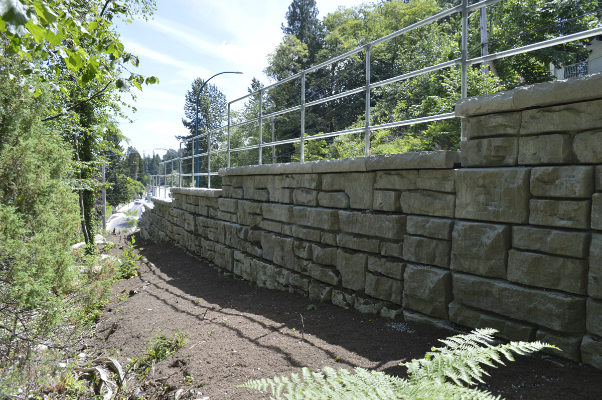 precast concrete redi-rock gravity retaining wall