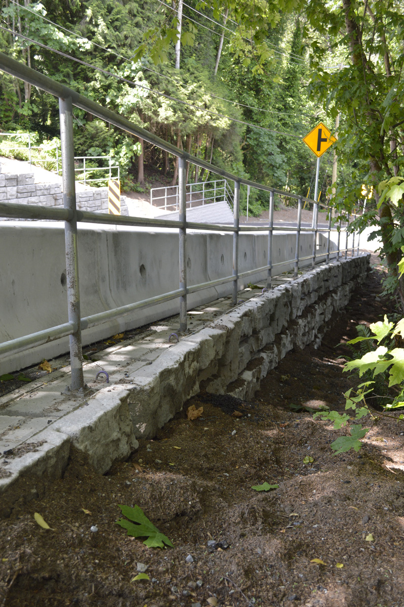 precast concrete gravity wall and road barriers