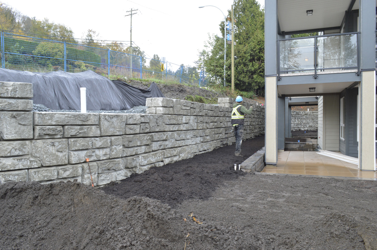 precast concrete backyard gravity wall construction